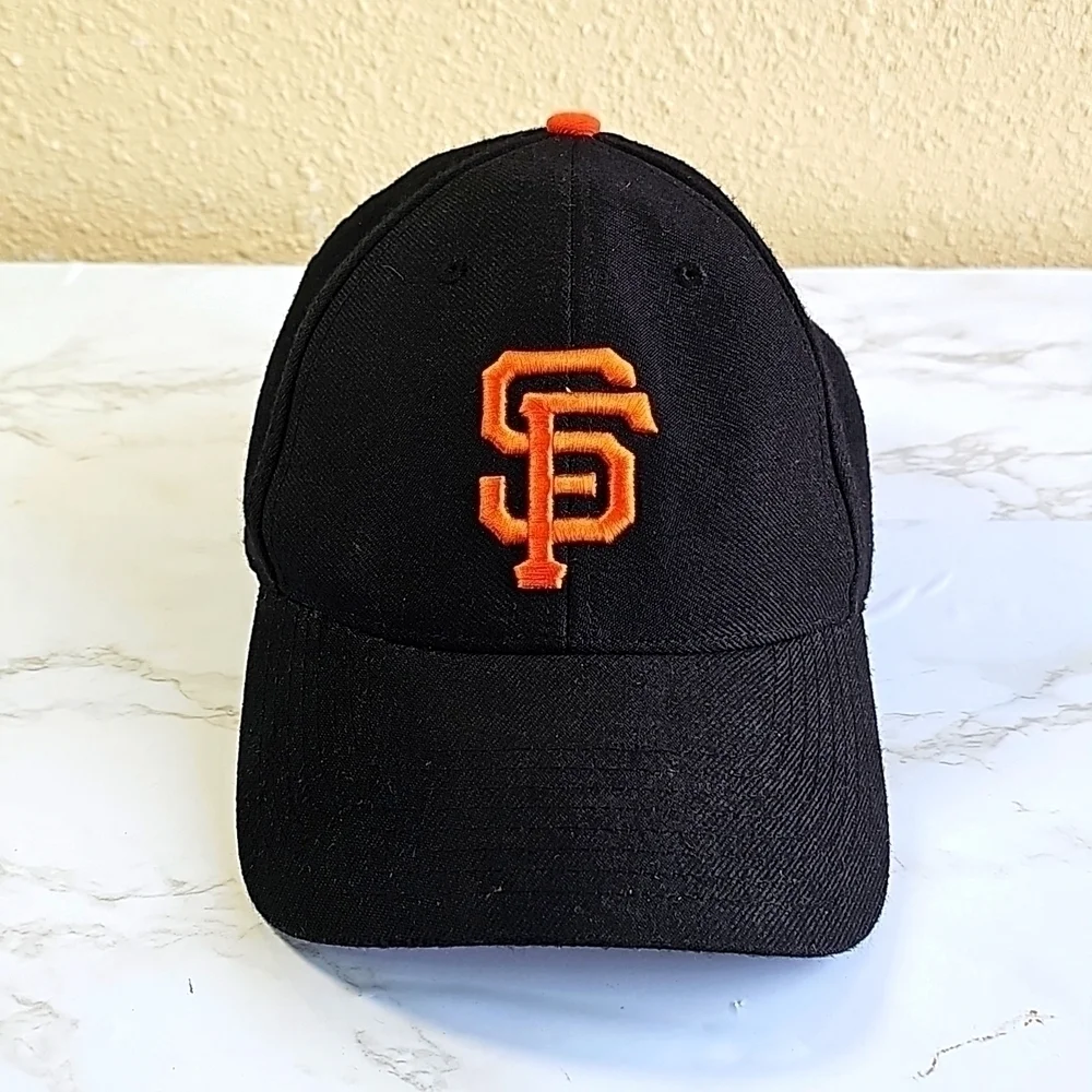 Genuine Merchandise San Francisco Giants Hat.